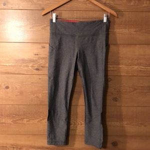 Lululemom sz 6 capri leggings